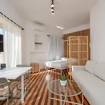 Charming With Private Terrace Darsena Area Apartamento *