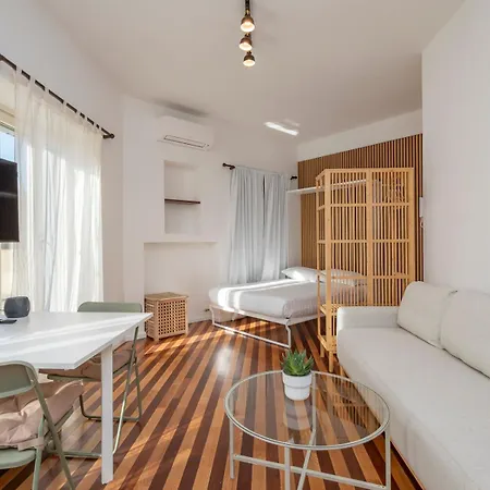 Charming With Private Terrace Darsena Area Appartamento *