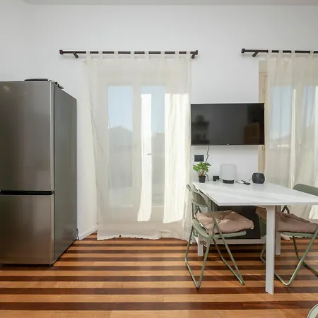 Charming With Private Terrace Darsena Area